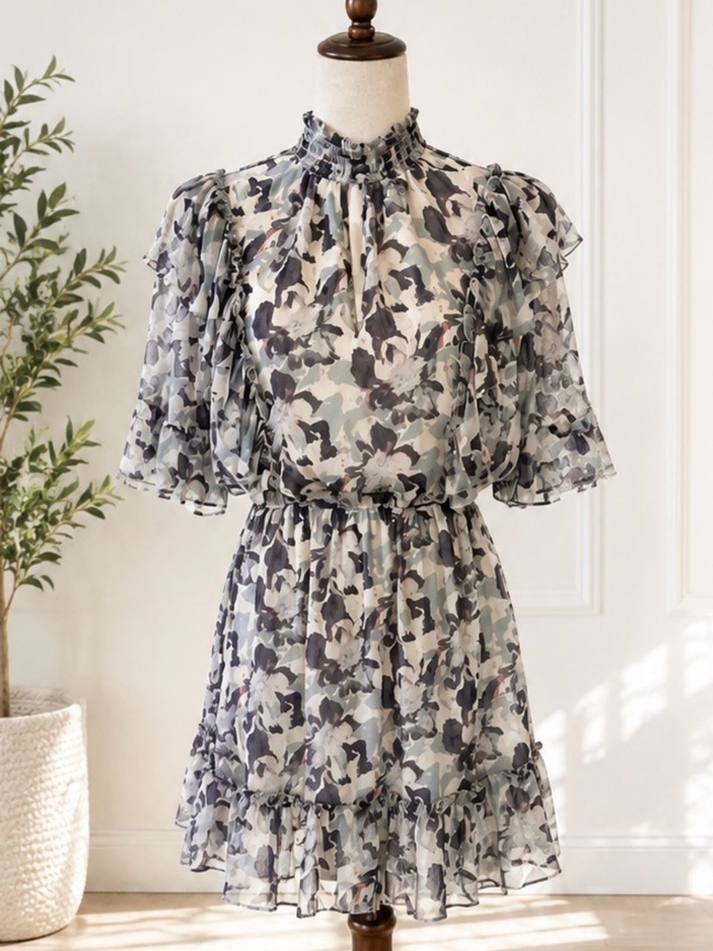 Lavender Brown Romantic Floral Mini Dress Ruffle Sleeve Cottagecore | Medium